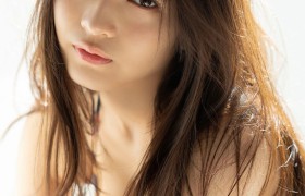 「少女卒業」黒嵜菜々子ＦＲＩＤＡＹデジタル写真集 ​​​