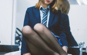 90后的二次元动漫博主柒柒要乖哦资料分享