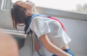 疯猫ss水手服被囚禁少女你喜欢哪套作品？