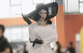 夏小秋秋秋漫展新图，八尺夫人实力出镜