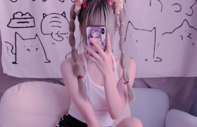 赤酒央子经典之作“西风的翼”中“长门有希”