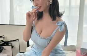「千年一遇神乳」濑户环奈，迷蒙的眼神写真图片