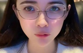 狗头萝莉转型卖煎饼果子，并晒出结业培训证书