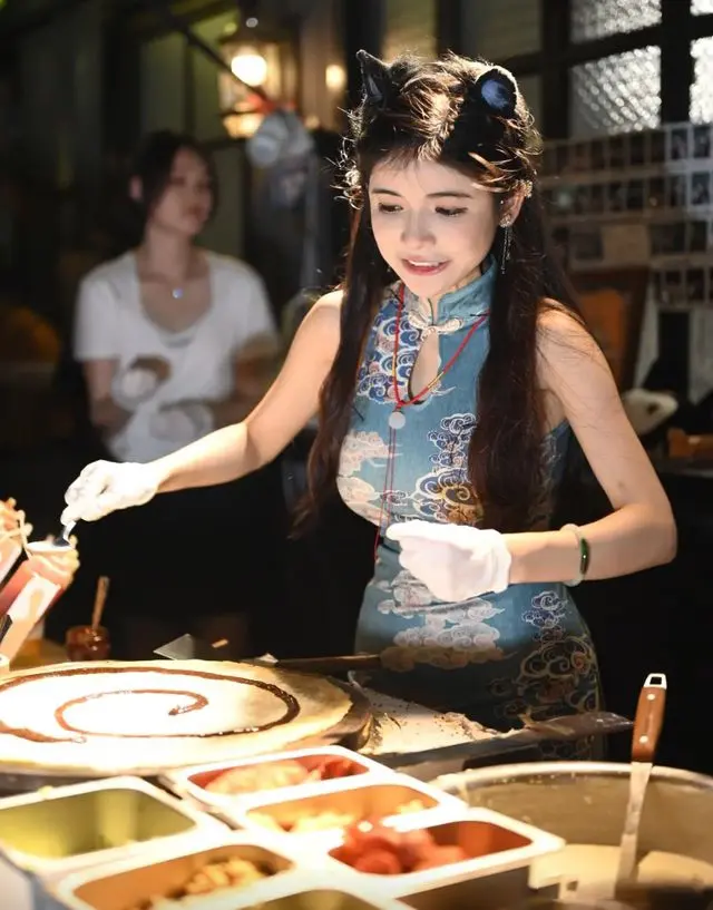狗头萝莉回应被举报，穿着有曲线也不行 两个多月辗转3个城市-1