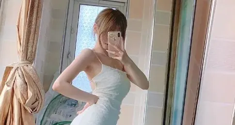 程yooooo外网ins图片内容，程女士早期海外版ins泳衣-1