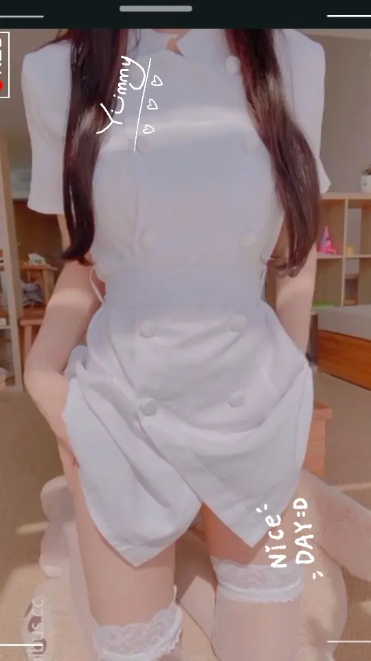 芋圆呀呀纯白旗袍视频：古典与性感的结合-1