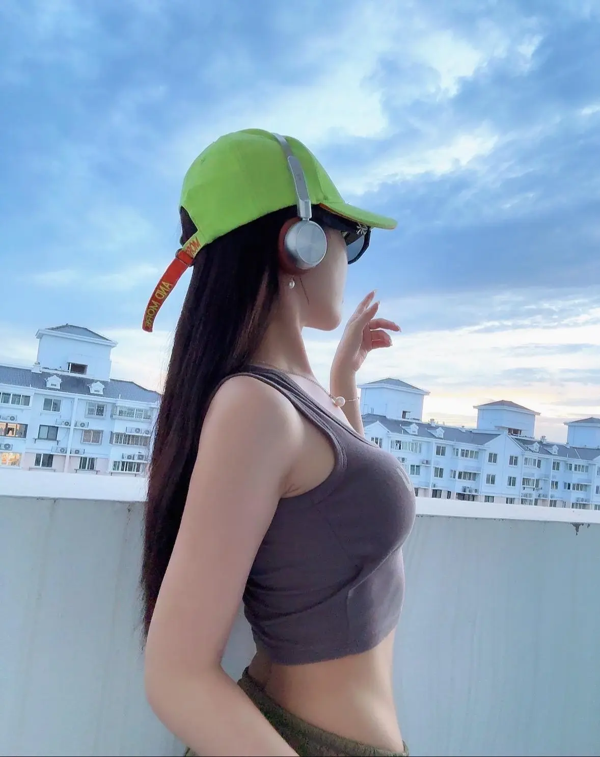 虎牙女主播酷萱照片高清，年轻漂亮身材好 主页视频一语成谶-5